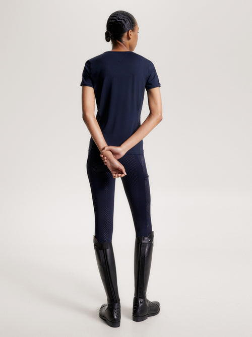 Tommy Hilfiger Equestrian® »Damen T-Shirt Boston Blau, mit zusätzlichem Stretch für eine sportlichere Leistung im und außerhalb des Sattels. Mit Tommy Hilfiger Equestrian Logodruck auf der Brust und reflektierende Monogram Stoffeinsätze Artikelnummer th13wsst689-045 erhältlich bei www.Hotti24.de