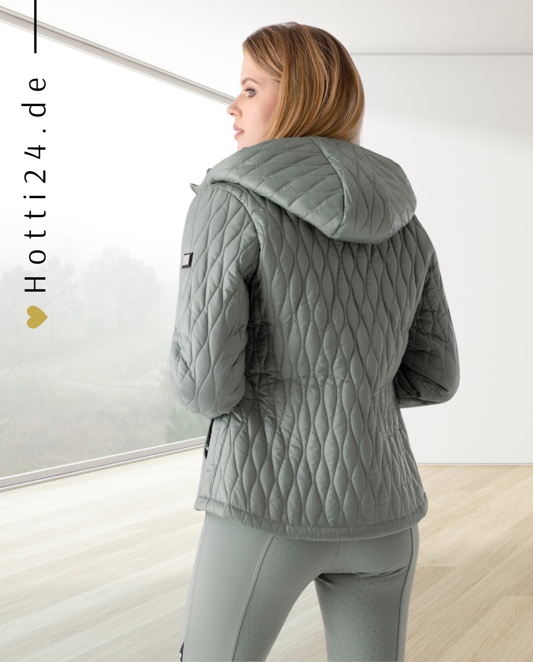 Equiline» Damen Steppjacke Esabe Türkis, mit ihrem schicken Design und der hochwertigen Verarbeitung ist die Esabe Steppjacke nicht nur ein modisches Statement, die Wattierung ist aus recycelten PET-Flaschen Artikelnummer es024pq10739-364 erhältlich bei www.Hotti24.de - Jacke von hinten