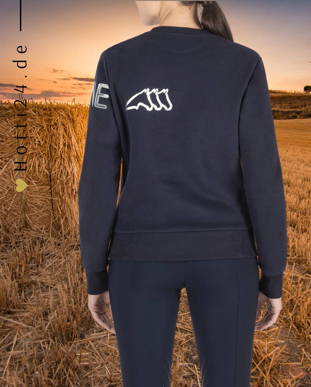 Damen Sweatshirt "Cenor" von EQUILINE. Dieses Sweatshirt ist in der Farbe Blau erhältlich und trägt die Artikelnummer EW123PR09819-002. Das "Cenor" Damen Sweatshirt wurde speziell entwickelt, um Komfort und Stil zu bieten. Sie haben die Möglichkeit, das Sweatshirt von vorne, von der Seite und von hinten zu betrachten, um einen umfassenden Eindruck zu erhalten. Sie können dieses Damen Sweatshirt auf der Website www.hotti24.de erwerben