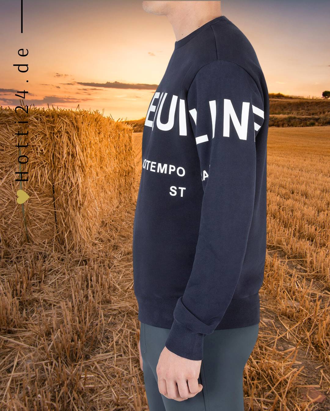 Herren Sweatshirt "Calic" von EQUILINE. Dieses Sweatshirt ist in der Farbe Blau erhältlich und trägt die Artikelnummer EW123PR09513-002. Das "Calic" Herren Sweatshirt wurde speziell entwickelt, um Komfort und Stil zu bieten. Sie haben die Möglichkeit, das Sweatshirt von vorne, von der Seite und von hinten zu betrachten, um einen umfassenden Eindruck zu erhalten. Sie können dieses Herren Sweatshirt auf der Website www.hotti24.de erwerben