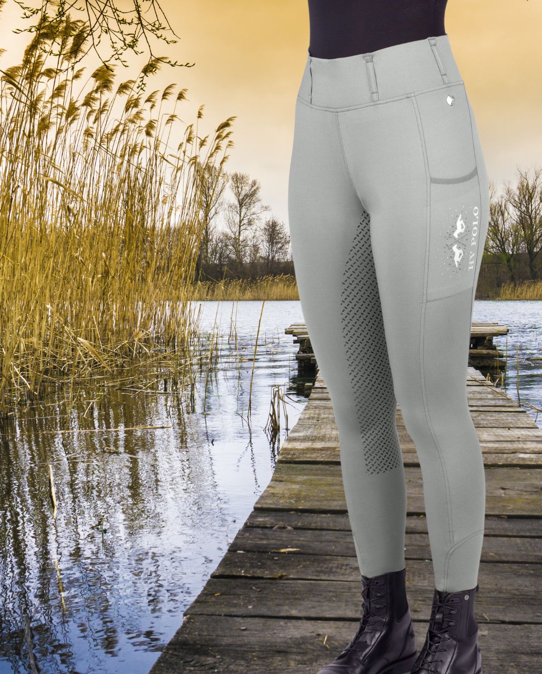 HV Polo »Sommer Damen Reitleggings Classic FullGrip Grün, der elastische Bund sorgt für eine perfekte Passform und einen angenehmen Tragekomfort. Darüber hinaus verfügt die Leggings über zwei Handytaschen Artikelnummer 0201093506-6107 erhältlich bei www.Hotti24.de - Reithose von vorne