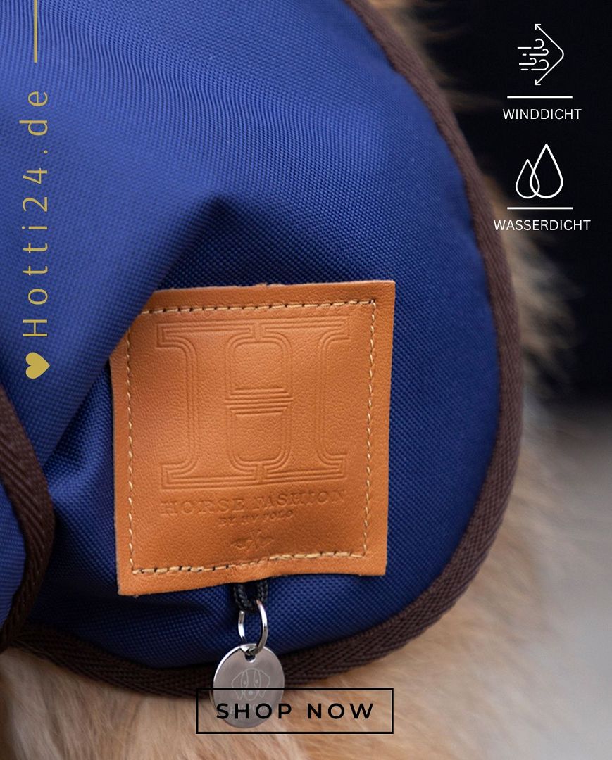 Der HV POLO Hundemantel "Puck" in Blau mit der Artikelnummer 3404093517-5001 ist ein stilvolles und praktisches Accessoire für Ihren geliebten Vierbeiner. Dieser Hundemantel hält Ihren Hund warm und trocken, besonders in kühlem oder nassem Wetter. Das schicke Design in Blau verleiht Ihrem Hund nicht nur Komfort, sondern auch einen modischen Look. Sie können diesen Hundemantel auf www.Hotti24.de erwerben.