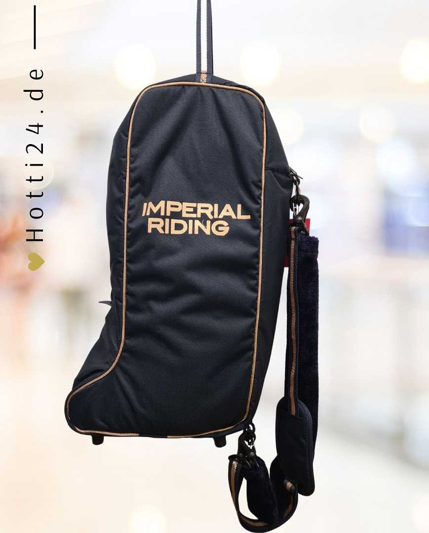 Imperial Riding präsentiert die Stiefeltasche Classic mit der Artikelnummer LA90121002-5001 Navy Blau. Diese Stiefeltasche bietet eine stilvolle und praktische Lösung für den Transport und die Aufbewahrung von Reitstiefeln. Für weitere Informationen und die Möglichkeit zum Kauf besuchen Sie bitte die Website www.Hotti24.de