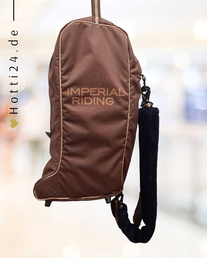 Imperial Riding präsentiert die Stiefeltasche Classic in der Farbe Walnut mit der Artikelnummer LA90121002-8030. Diese Stiefeltasche bietet eine stilvolle und praktische Lösung für den Transport und die Aufbewahrung von Reitstiefeln. Für weitere Informationen und die Möglichkeit zum Kauf besuchen Sie bitte die Website www.Hotti24.de.