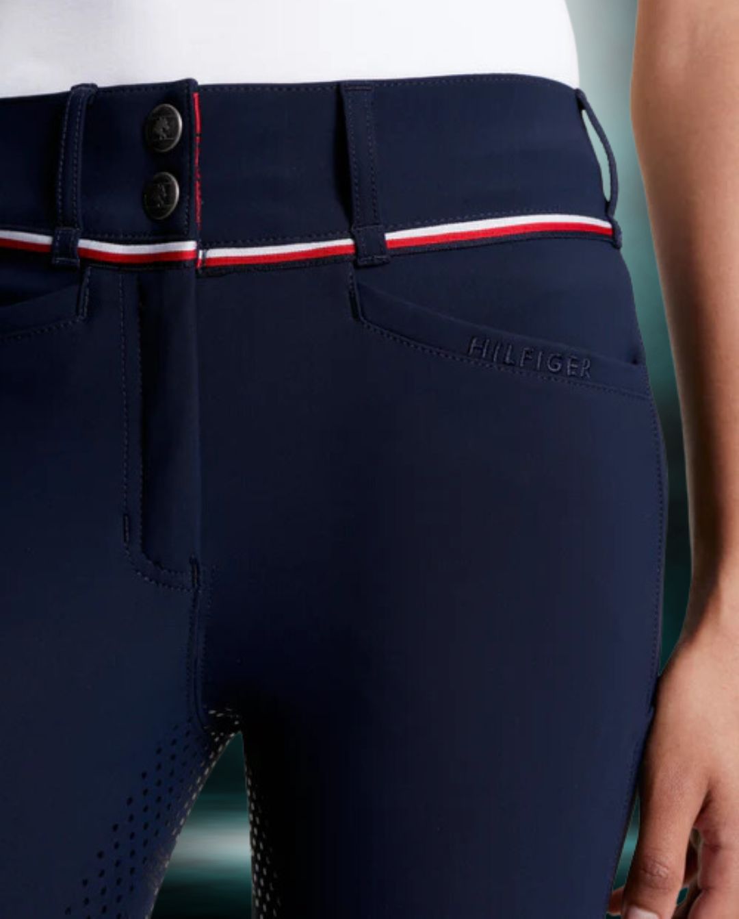 Tommy Hilfiger Equestrian® »Ganzjahres Damen Reithose Geneva FullGrip Blau, ist aus einem technischen, wasserabweisenden Power-Stretch-Gewebe gefertigt und verfügen über einen höheren und breiteren Bund für maximalen Reitkomfort Artikelnummer th13wfbr684-004 erhältlich bei www.Hotti24.de