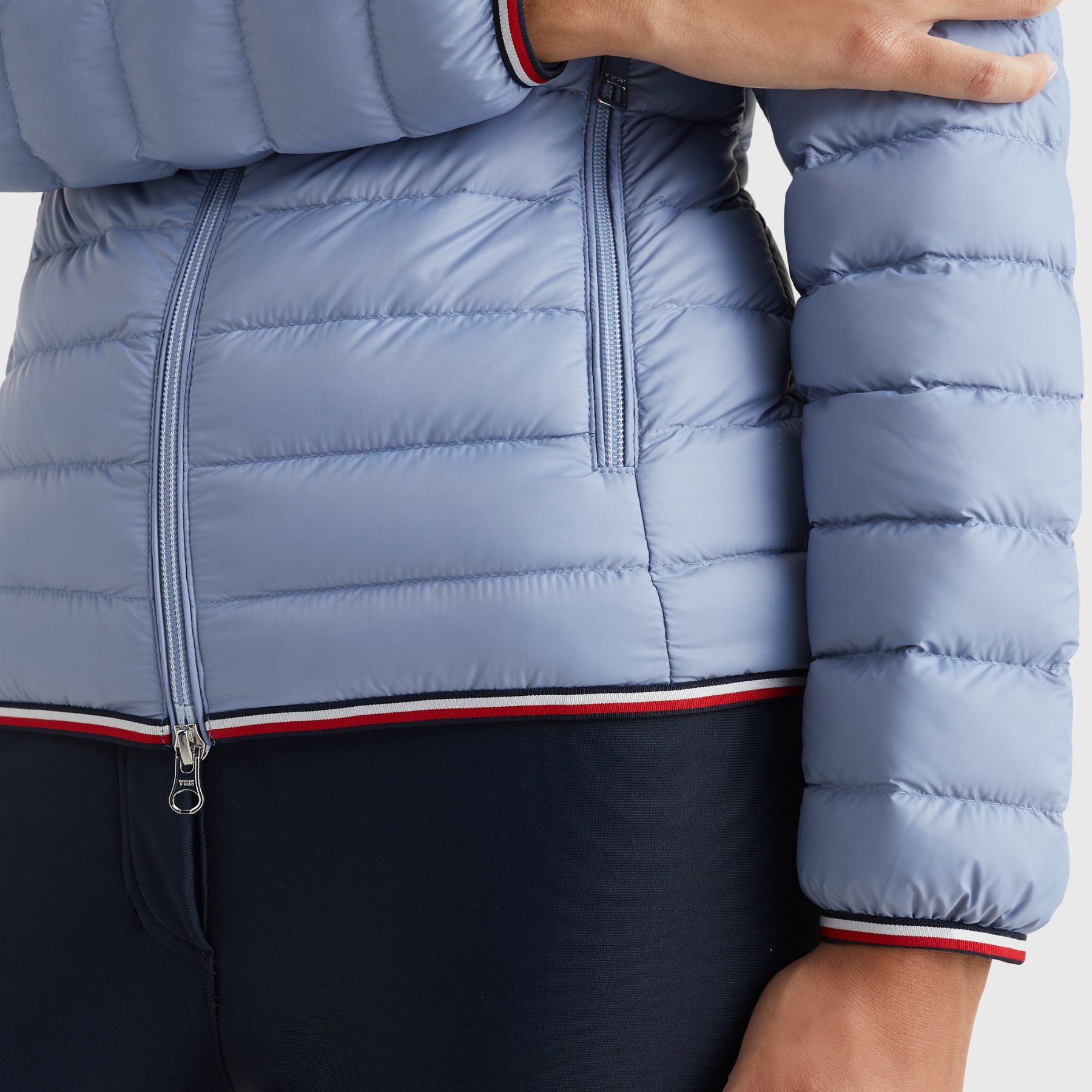 TOMMY HILFIGER »Damen leichte Daunenjacke